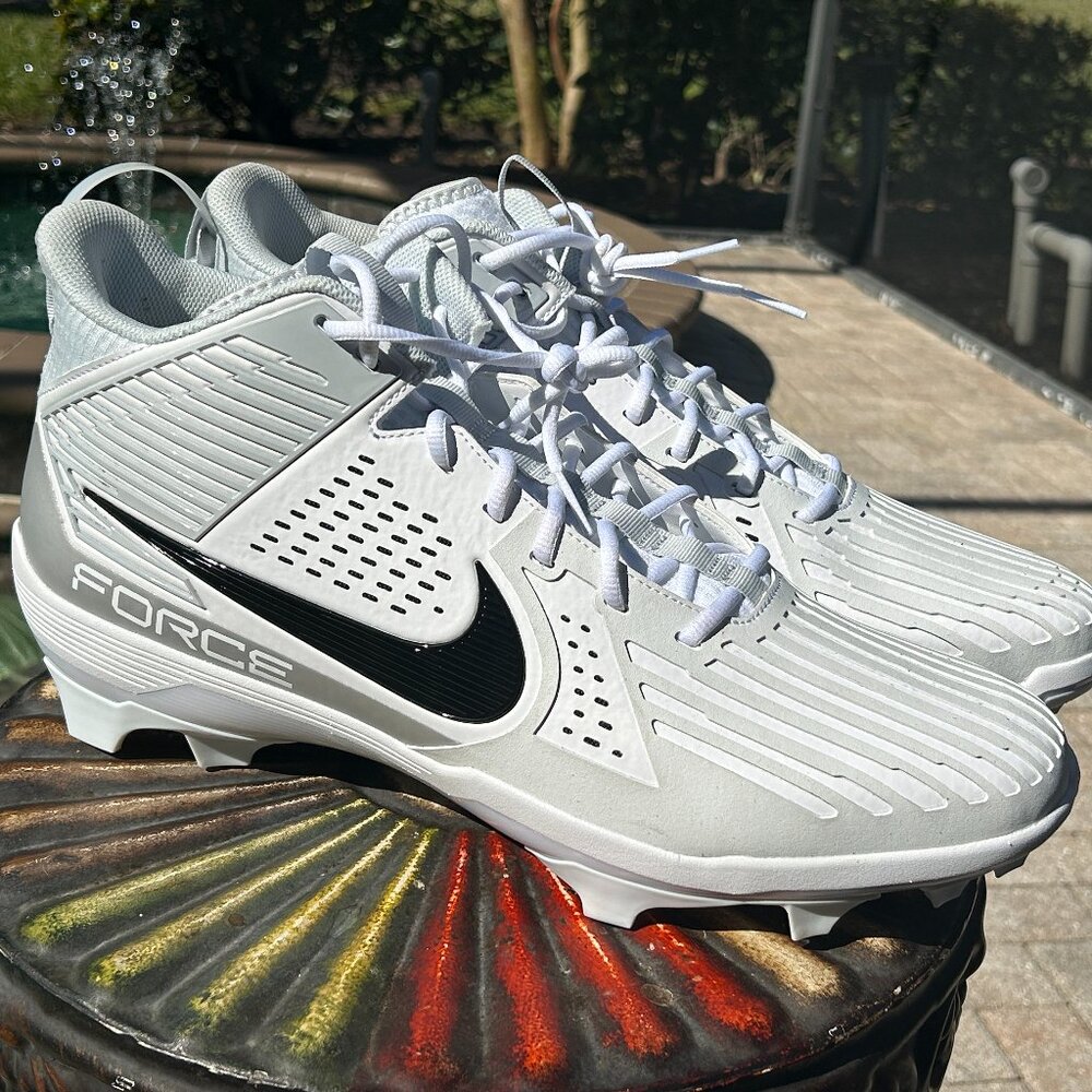 Nike Force Savage Pro 3 Football Cleats – Men’s Size 18 – New